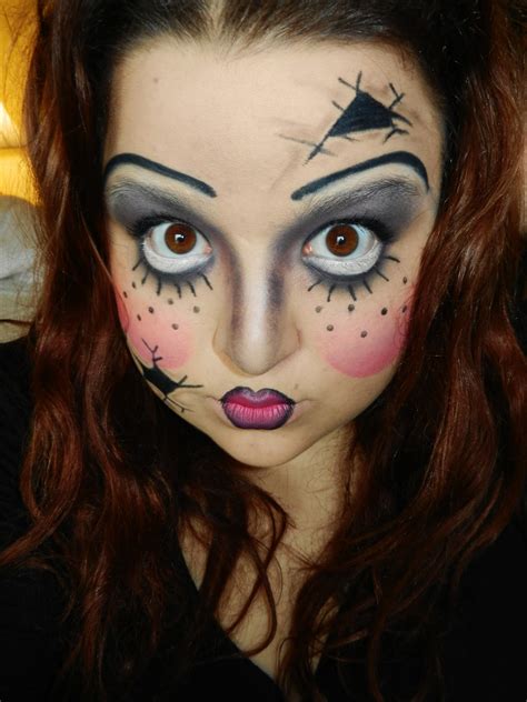 Rouge Attitude: (Creepy) Doll makeup