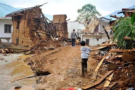 IMAGENES ETHEL: IMÁGENES DEL TERREMOTO EN CHINA EL DOMINGO 3 DE AGOSTO Y SOBREVIVIENTES