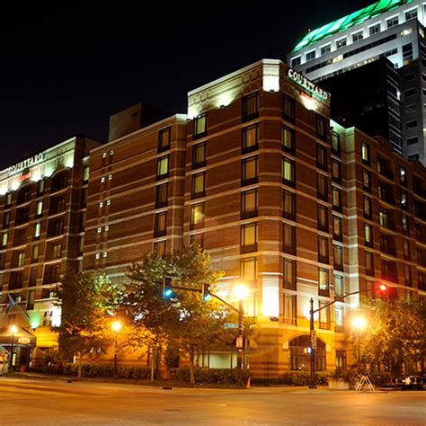 Courtyard by Marriott Louisville Downtown - Louisville KY | AAA.com