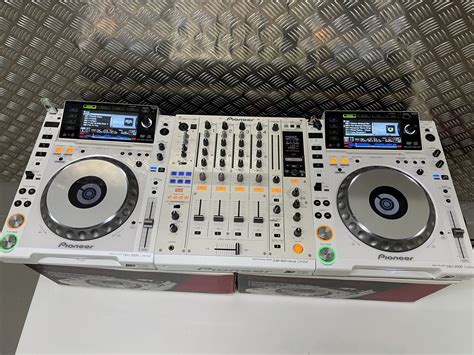 2x Pioneer CDJ 2000 White DJ Decks + DJM 900 Nexus - Deck Converters ...