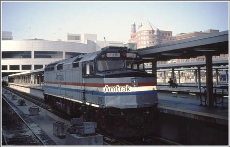 Amtrak F40PH in Boston South Station. (Archiv 07/1998) - Bahnbilder.de