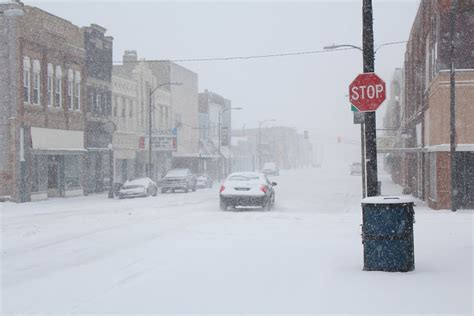 Heavy, wet snow falls across Illinois - Wandtv.com, NewsCenter17, StormCenter17, Central ...