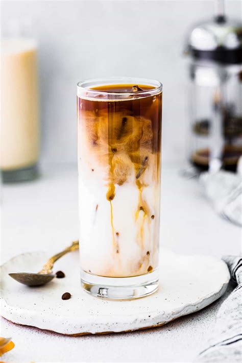 Iced Caramel Macchiato Recipe - The Cookie Rookie®