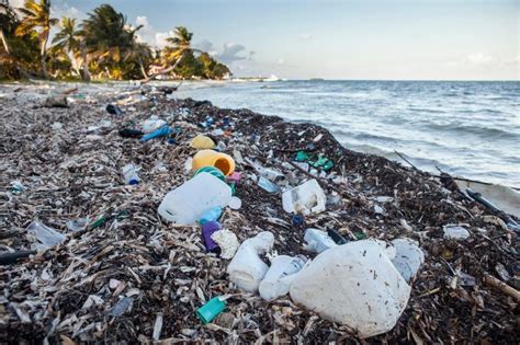 Le false soluzioni delle multinazionali alla crisi dell’inquinamento da plastica