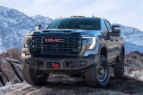 2024 GMC Sierra 2500HD AT4 AT4X AEV Edition Front Quarter | AUTOBICS