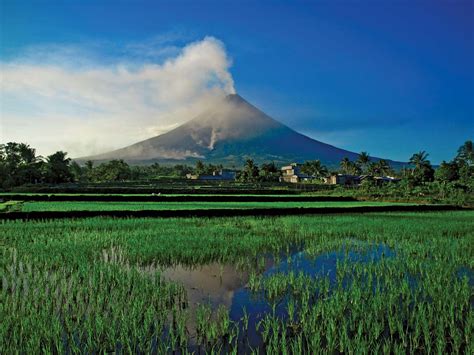 Mayon Volcano | Eruption, Height, History, Map, & Facts | Britannica