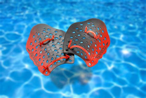 7 Best Swimming Paddles - BuyNew