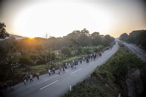 Latest updates: Migrant caravan presses north toward US border