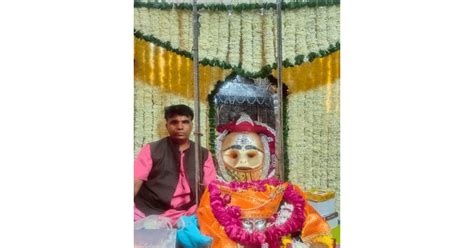 Ujjain: Kaal Bhairav Mandir decorated with 400 kg flowers