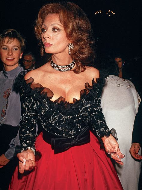 Sophia Loren Style: 13 of Her Sassiest Vintage Looks | Who What Wear UK