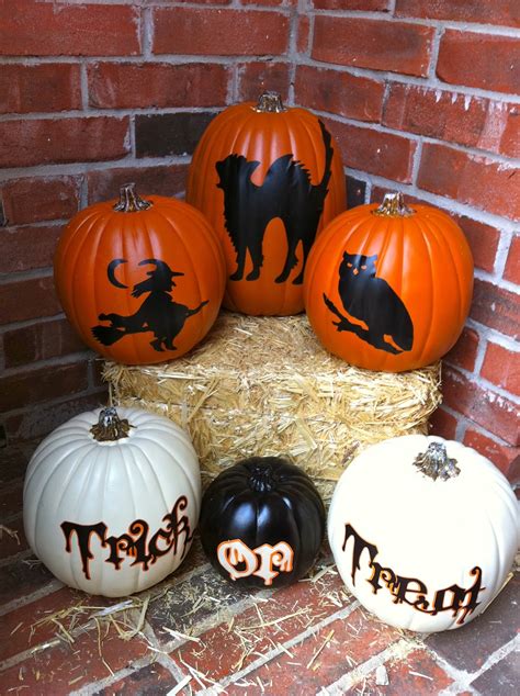 Obsessed with Scrapbooking: Easy Halloween Cricut Vinyl Pumpkins!