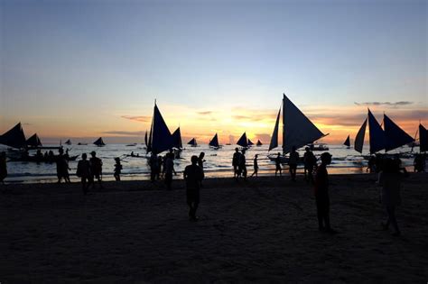 Nightlife in Boracay Island - Boracay Island travel guide - Go Guides