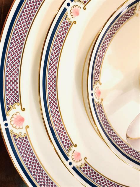 Complete Set of 28 Wedgwood Bone China Waverley Pattern Approximate 195 Pieces at 1stDibs