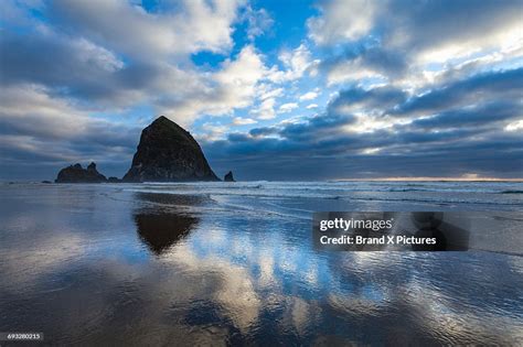 Haystack Rock On Cannon Beach High-Res Stock Photo - Getty Images