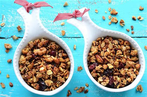 13 Low-Sugar Granola Recipes to Try This Month