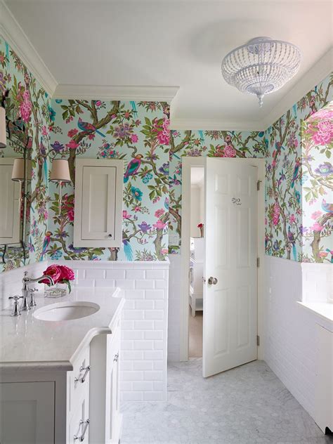 30 Gorgeous Wallpapered Bathrooms