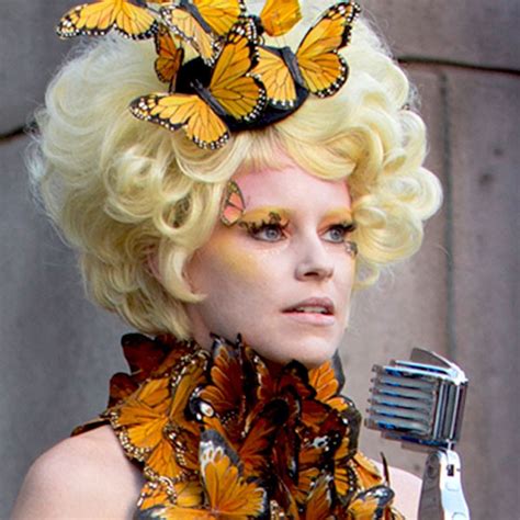 Elizabeth Banks Talks HG: How Does Effie Survive District 13?! - E! Online - UK