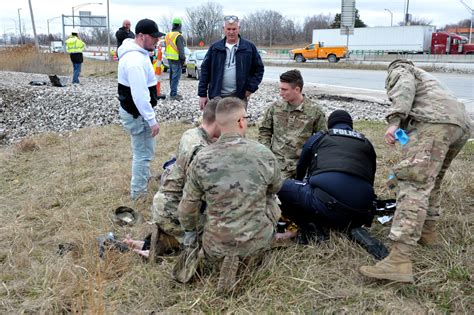 Ohio National Guard Soldiers rescue car crash victim > New Hampshire National Guard > News Archive