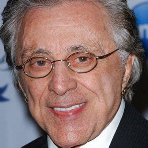 Frankie Valli - Age, Family, Bio | Famous Birthdays