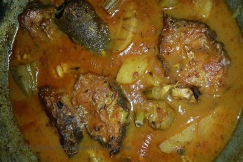 How to make Magur Macher er aloo, potol, sojne datar jhol (Cat fish recipe) - Indian Recipes ...