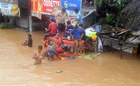 More Than 200 Dead In Philippine Mudslides And Flash Flooding | HuffPost Canada