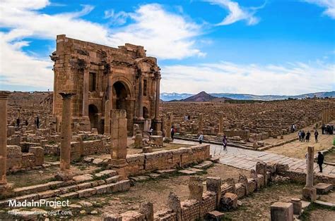 Arch of Trajan (Timgad) - Madain Project (en)