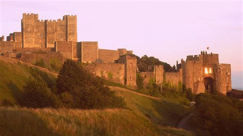 Dover Castle - photo by Webzooloo - Medievalists.net