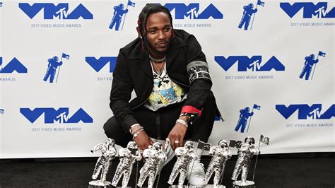 Kendrick Lamar the big winner at MTV Awards