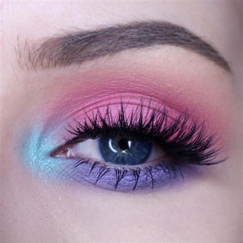 How to Match Your Makeup to Your Mood — Day or Night | 80s eye makeup, Purple eye makeup ...
