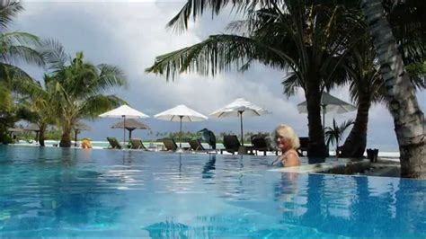 Maldives Olhuveli Beach Resort & Spa - YouTube