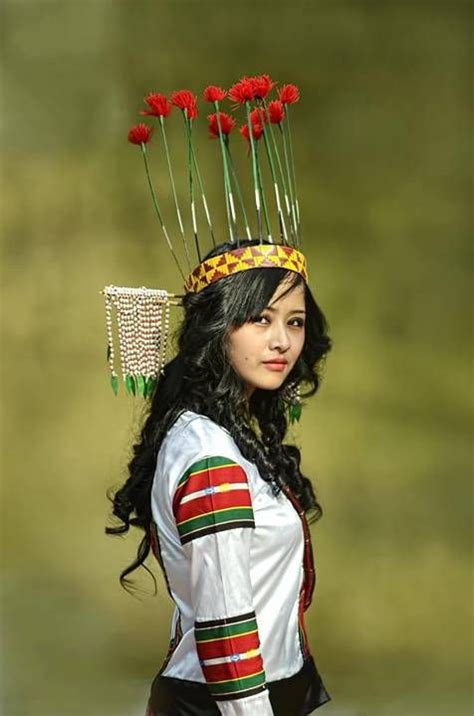 mizoram people - Google'da Ara | Ethnic fashion, Costumes around the ...