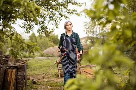 Free Photo | Woman farmer working