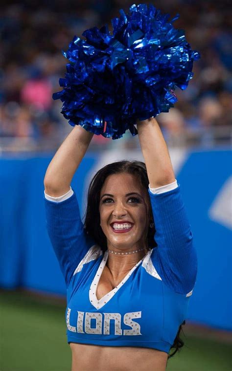 Pin by FREDRICK BURNS on 1 DETROIT LIONS CHEERLEADERS | Professional cheerleaders, Nfl ...