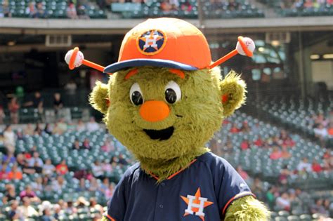 As Astros Win Streak Grows, Fair-Weather Fans Join The Bandwagon | Texas Standard