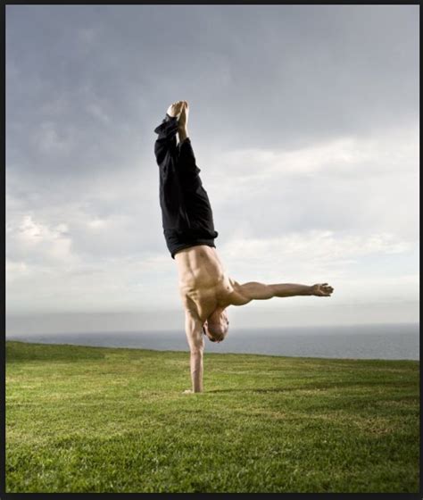 One Arm Handstand | Cuerpo, Yoga, Personas