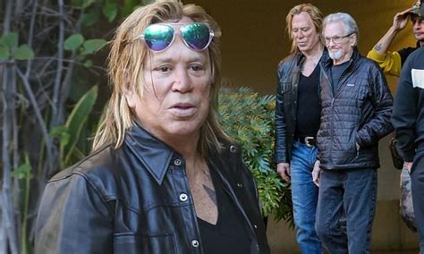 Mickey Rourke shows off new blonde hairpiece as he goes for lunch with ...