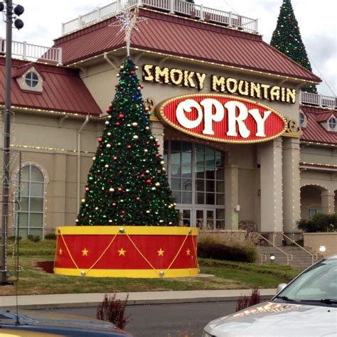 Christmas Smoky Mountain Opry Pigeon Forge, Tn 2014 Best Christmas Show ...