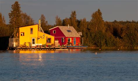 Yellowknife Floating B&B | Luxury Hotels in Canada | Black Tomato