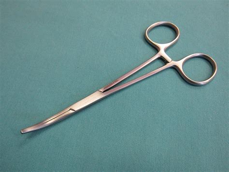 Crile Hemostats Forceps s.s Curve 5 1/2' 30 piece in Box ** Click image to review more details ...