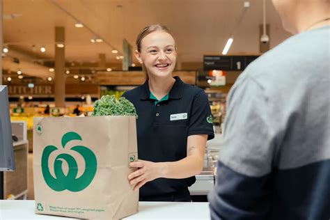 Woolworths begins phase out of 15-cent plastic shopping bags ...