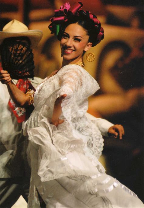 Veracruz, Ballet Folklórico de México de Amalia Hernández. | Mexico culture, Ballet folklorico ...