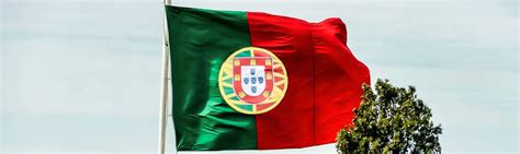 Drapeau du Portugal : Histoire, Signification et Symbolisme– Le ...