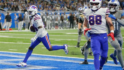 Buffalo Bills wide receiver Stefon Diggs 5-yard TD on slant route gives Bills lead in fourth quarter