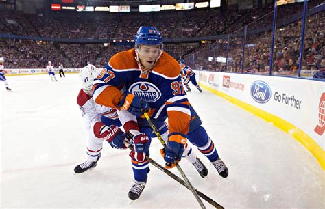 Connor McDavid, Rookie Phenom, to Miss Months With Broken Collarbone - The New York Times