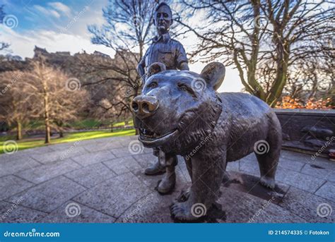 Wojtek the Bear Statue in Edinburgh City, Scotland Editorial Image - Image of memorial ...