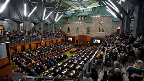 Canada: un député critiqué pour s'être connecté à une session en visioconférence depuis ses ...