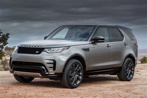 2017 Land Rover Discovery HSE Luxury: Four Season Utility