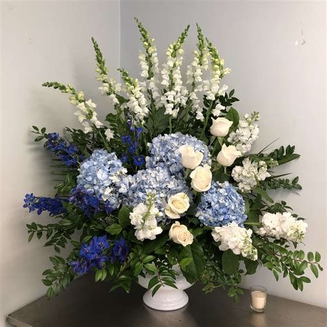 Ocean Breeze Funeral Urn in Peabody, MA | Evans Flowers