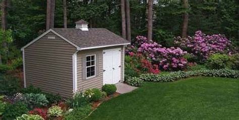 35 Beautiful Backyard Shed Landscaping Ideas - MAGZHOUSE