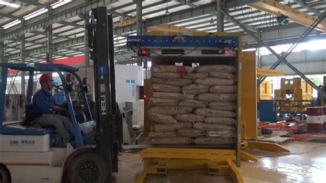 Enhanced Safety Pallet Inverter: Elevate Forklift Attachment Performance - Bag packing and ...